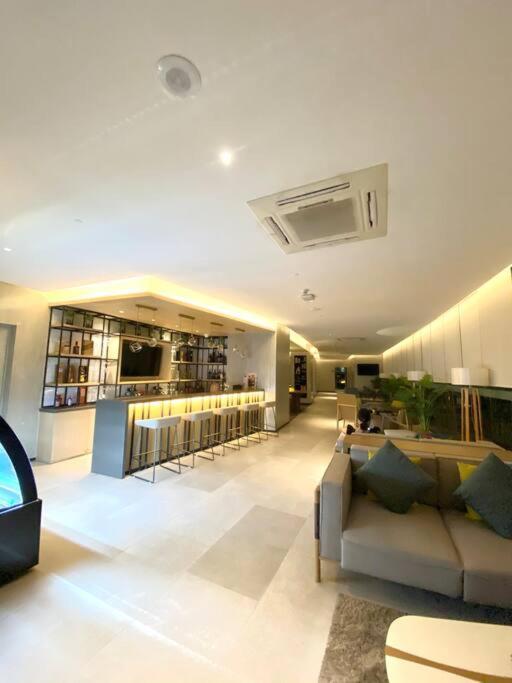 Condotel Aeon Towers Davao 20Mbps Wifi Exterior foto